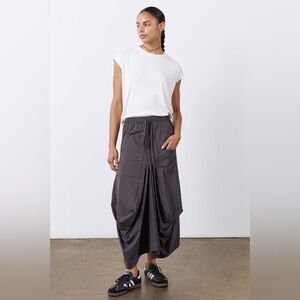 Ruti  THE PETITE GO-TO SKIRT NWT